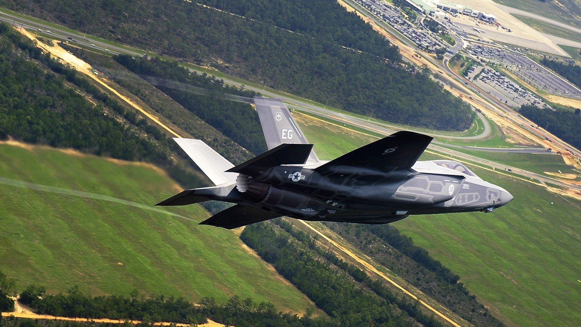 乐鱼体育平台官网-青少年篮球挑战营引入分组对抗提高临场判断与协作能力，青少年篮球队训练视频