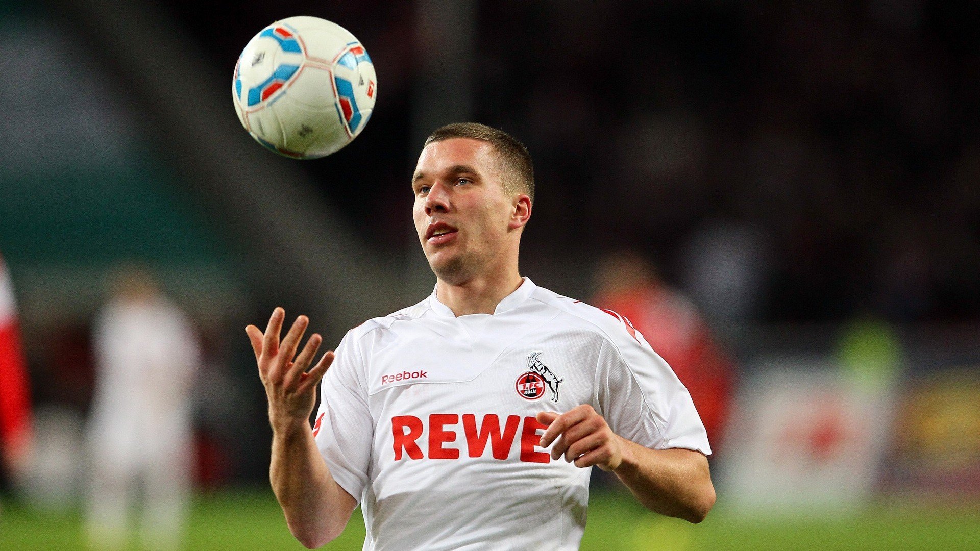 1-0,上海申花升至第2,仅差榜首2分,路易斯一剑封喉,上海申花官宣