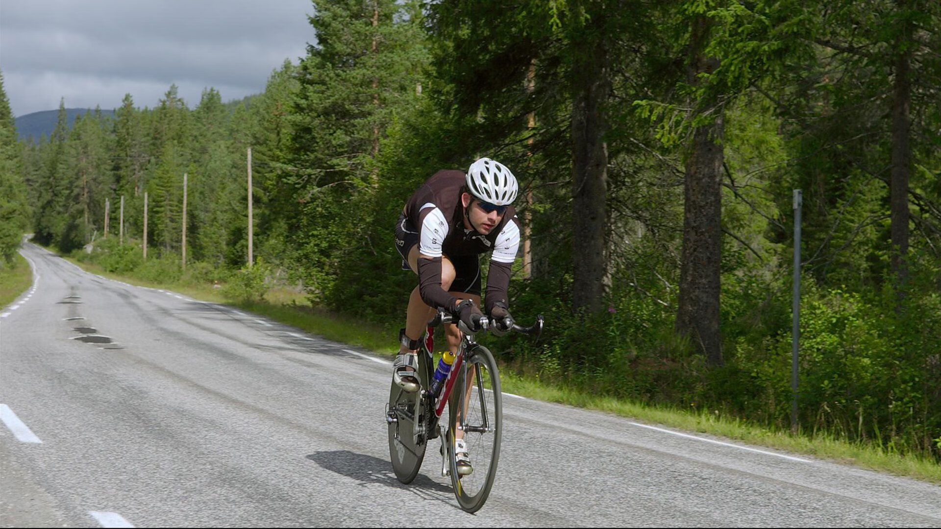 罗林斯32+8助无字母哥雄鹿战胜勇士，库里和库明加双双5次失误，罗林斯wwe